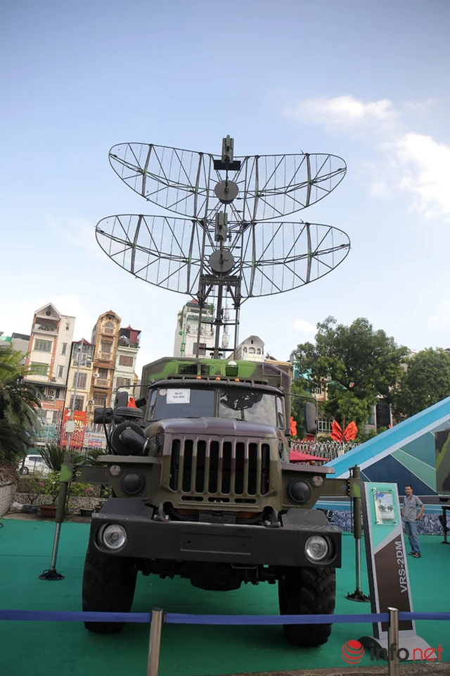 can-canh-dai-radar-vrs2dm-do-viettel-san-xuat.JPG