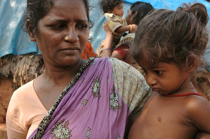 mother-child-chinnakalepet-india-18091-800x533.jpg