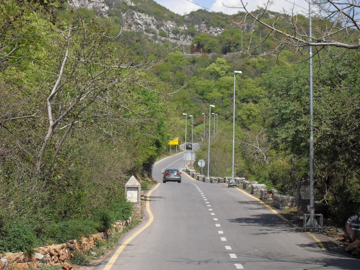 Margalla_hills,_Islamabad.JPG