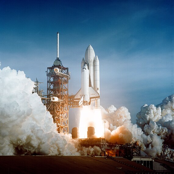570px-Space_Shuttle_Columbia_launching.jpg