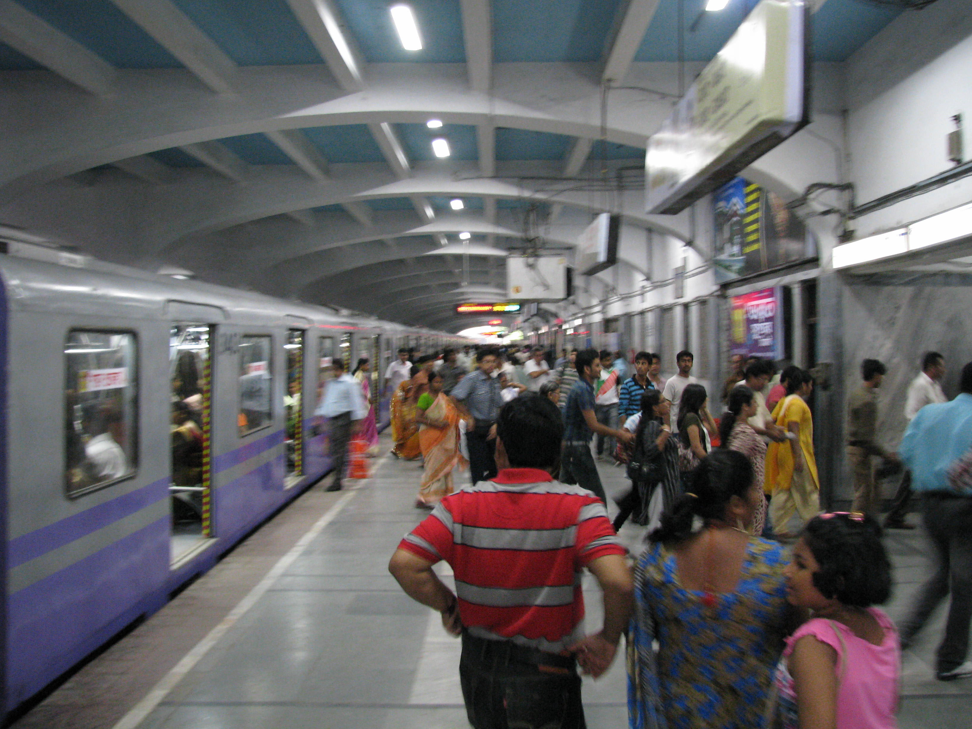 kolkata-metro-train.jpg