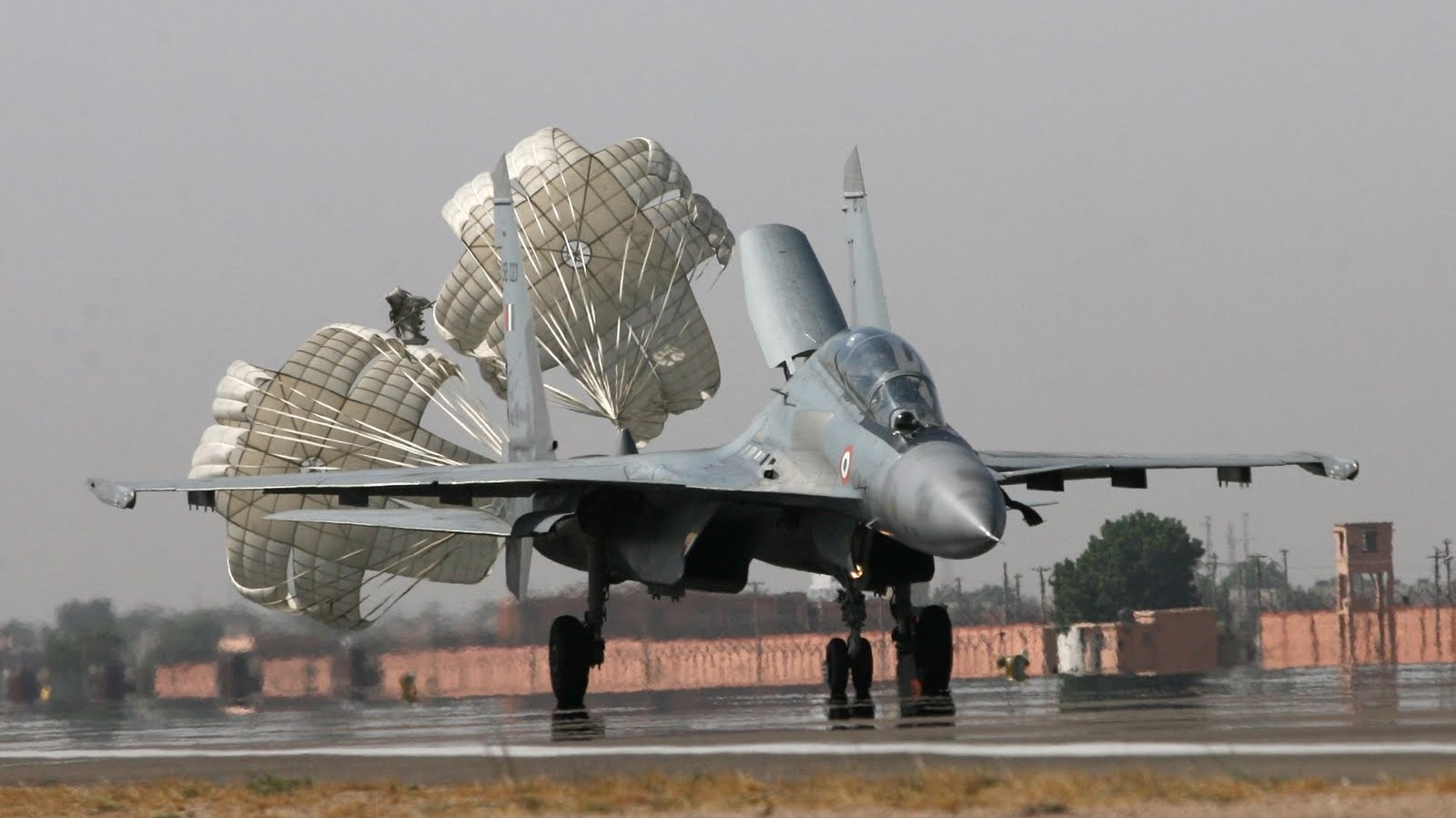 sukhoi_su_30mki2_indian_air_force_with_air_brakes_8765823_aircraft-wallpaper.jpg