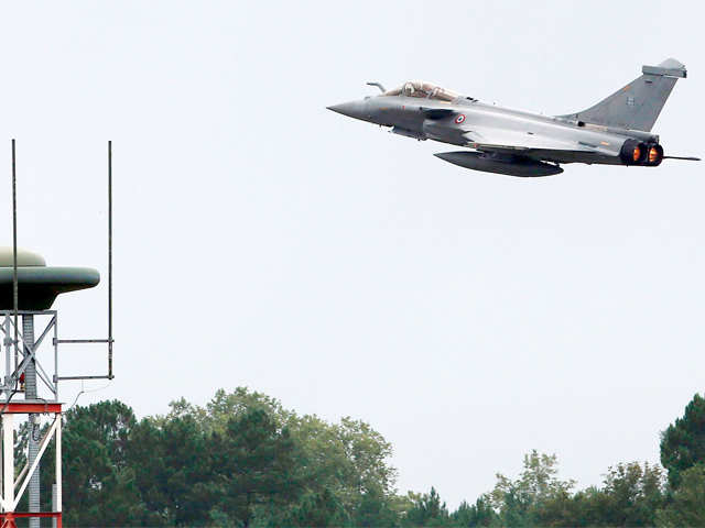 mont-de-marsan-pilot-training-centre.jpg