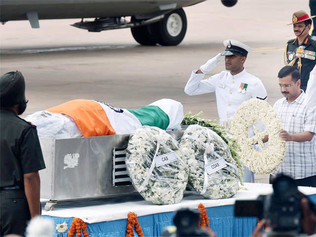 kejriwal-paying-his-last-respect-to-abdul-kalam.jpg