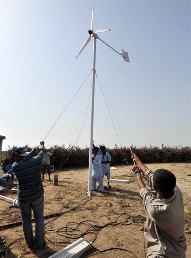 Wind_Turbine_Pakistan.jpg