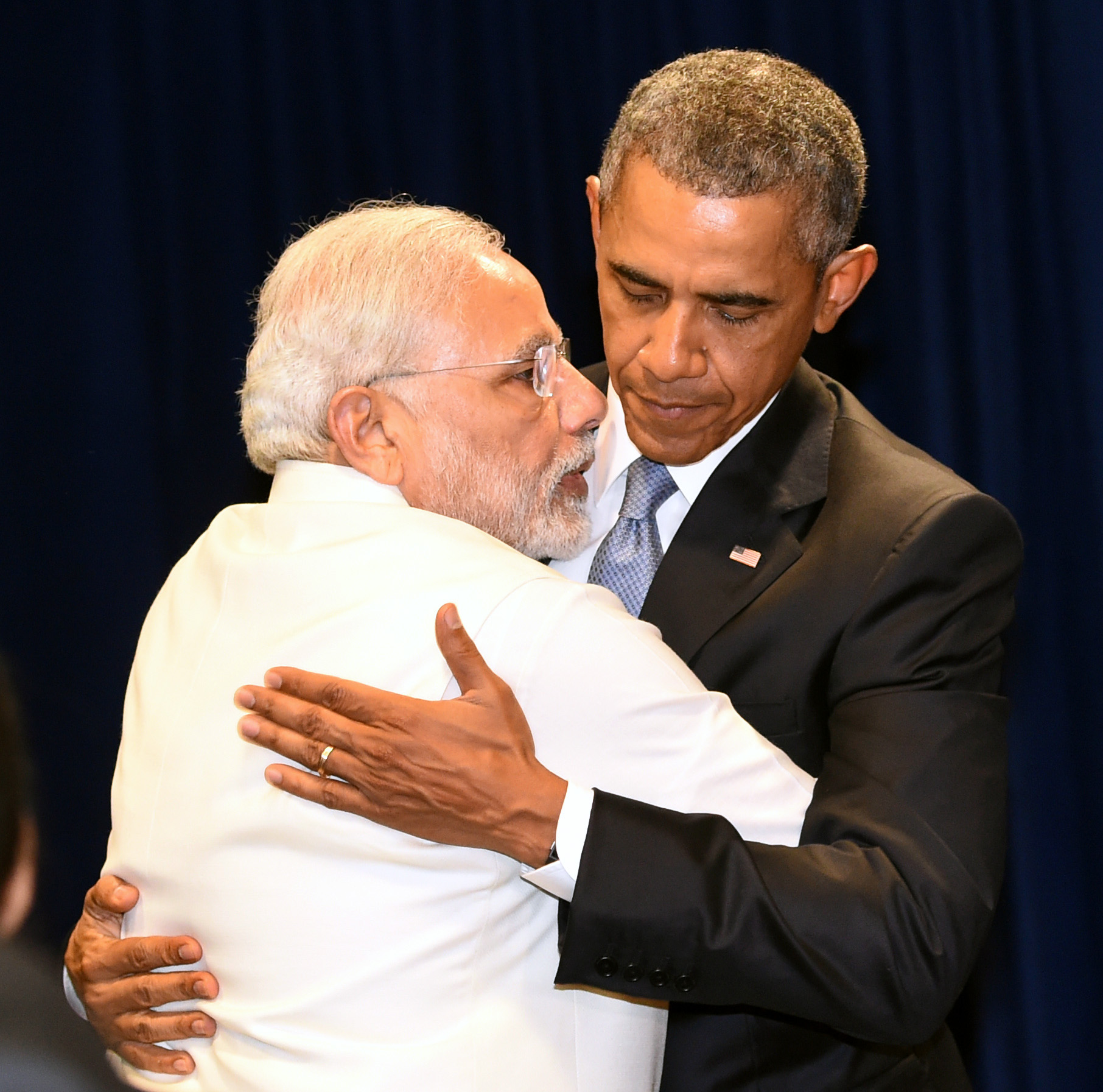 Prime_Minister_Narendra_Modi_hugging_US_President_Barack_Obama.jpg