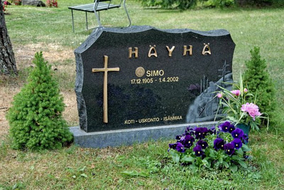 Simo+Häyhä+Grave.jpg