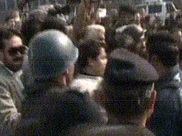 821671-imrankhanprotestt-1421221954-211-640x480.jpg