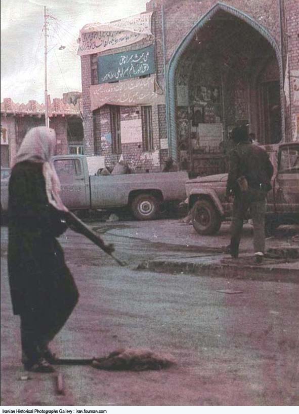 Iran_Iraq_War_Khorramshahr_Mosque_Militia.jpg