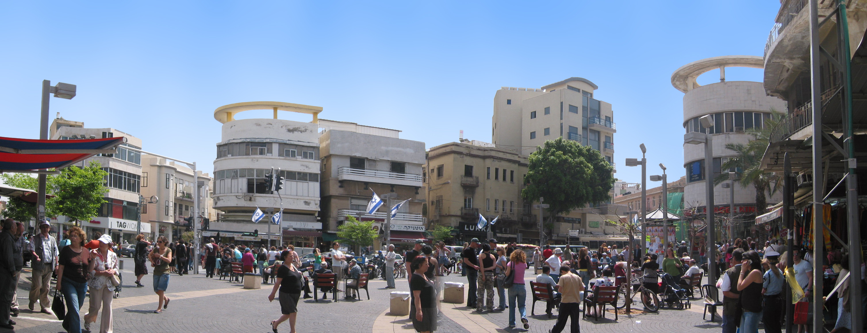 Tel_Aviv_Magen-david-Sq_panorama.jpg