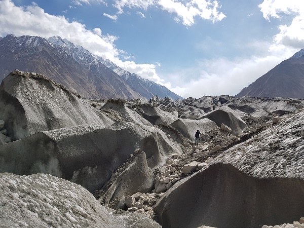 growing-khordopin-glacier-in-remote-shimshal-valley-1549615099.jpg