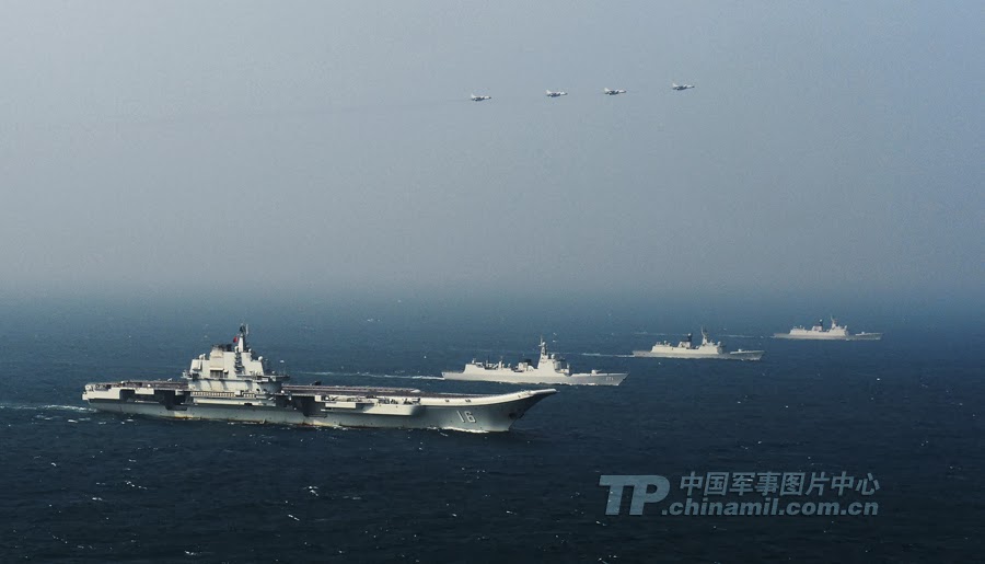 Chinese+Carrier+Battle+Group+%28CVBG%29+FormationLiaoning+escort+group+4+incl.+subs+Type+052D+Guided+Missile+Destroyer,+Type+052C+,+Peoples+Liberation+Army+Navy+5+Type+052C+Type+052D+destroyers+%289%29.jpg