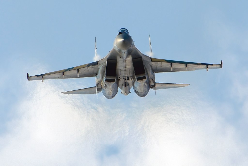1024px-Sukhoi_Su-35S_at_MAKS-2011_airshow.jpg