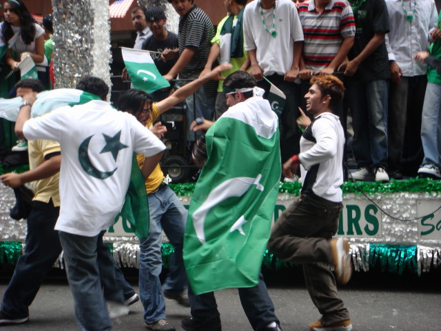 20070826-pakistan-day-parade-dancers-2.jpg