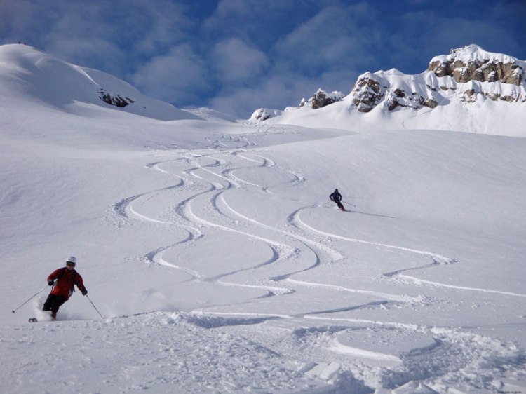 skiing-in-munsiyari.jpg