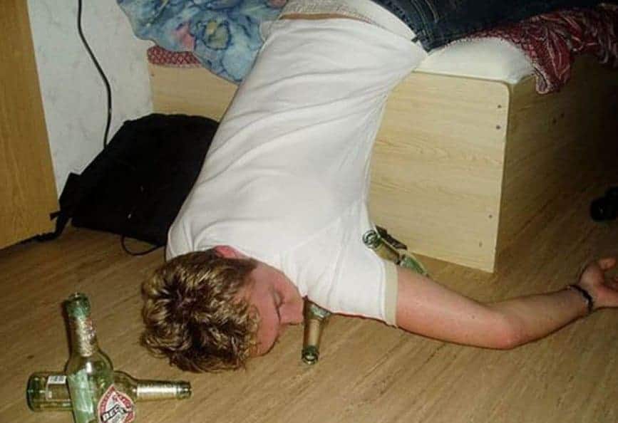 20-of-the-funniest-photos-of-drunk-people-7.jpg