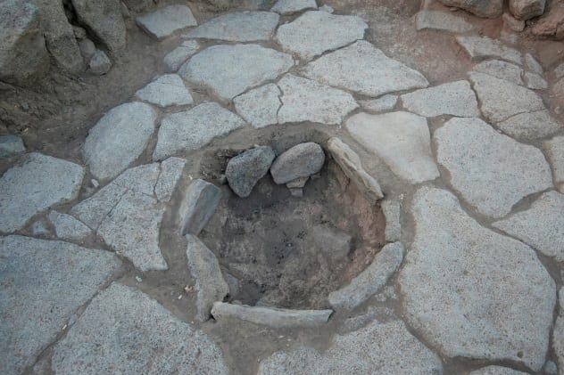 Natufian-fire-pit-oldest-bread.jpg