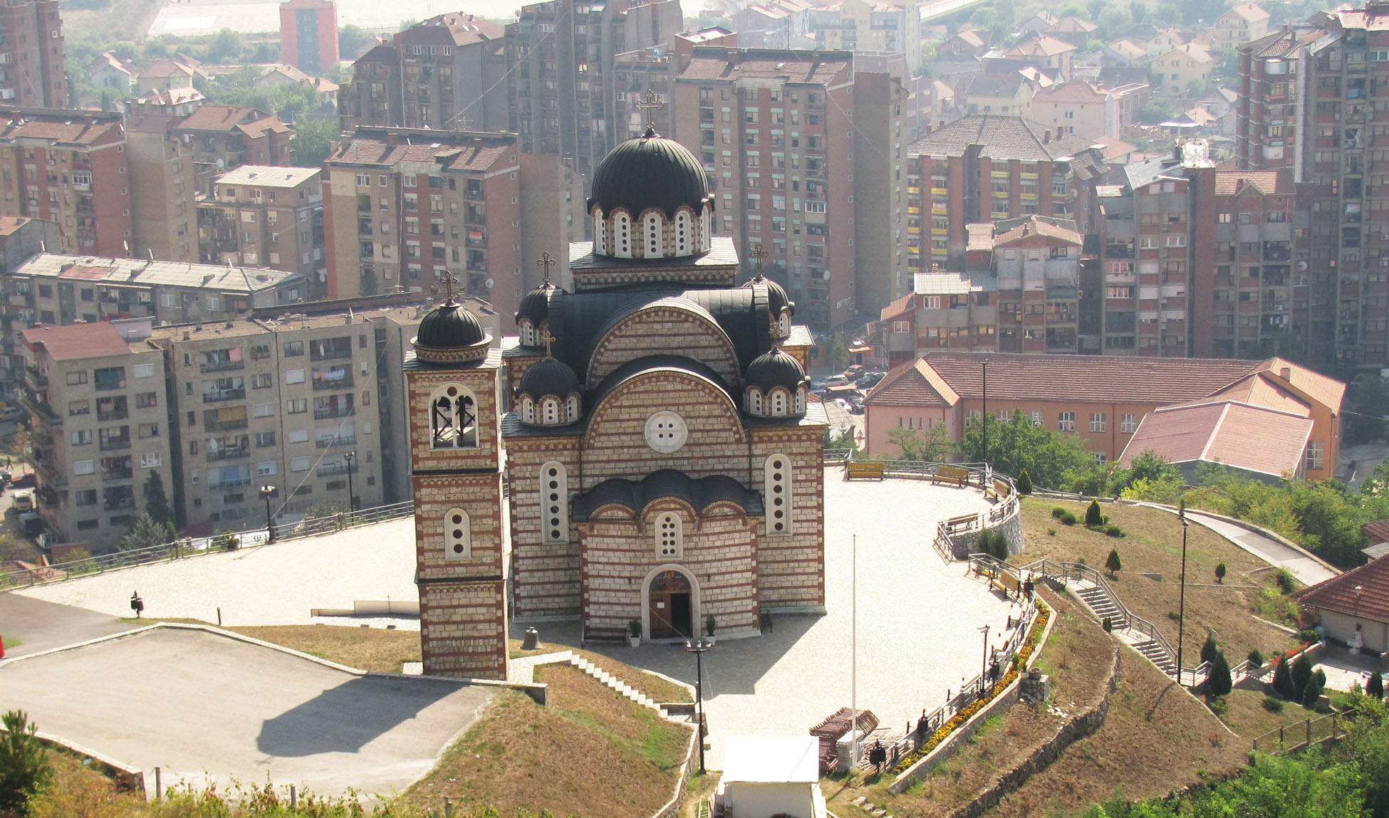 Church_in_Northern_Kosovska_Mitrovica,_Kosovo.jpg