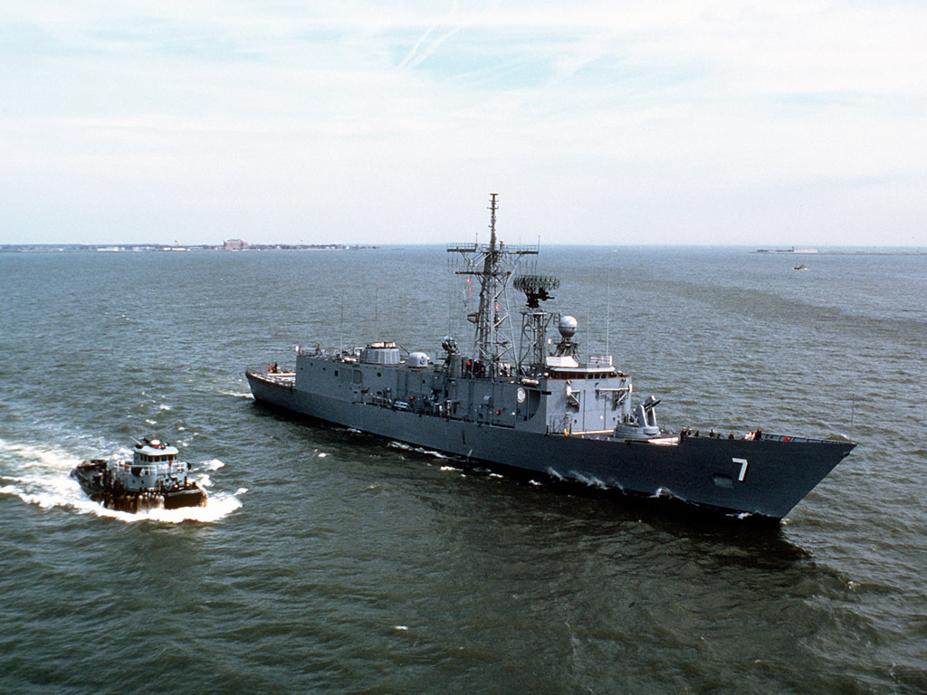 SHIP_FFG-7_USS_Oliver_Hazard_Perry_Initial_Fit-out_1983_lg.jpg