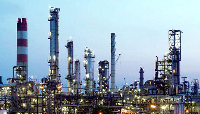 536186_2967152_Oil-refinery-2_updates.jpg