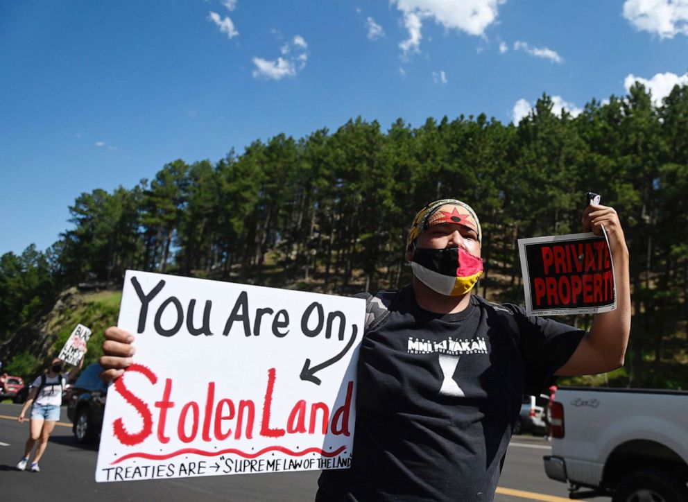 tribes-protest-4-gty-rc-200703_hpEmbed_11x8_992.jpg