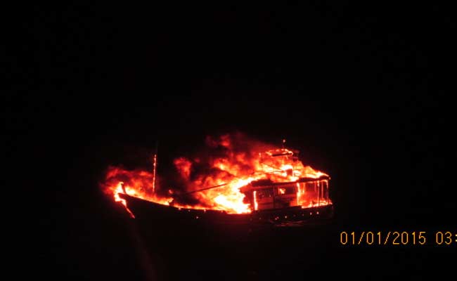 Pakistani_fishing_boat_blows_up_long_650.jpg