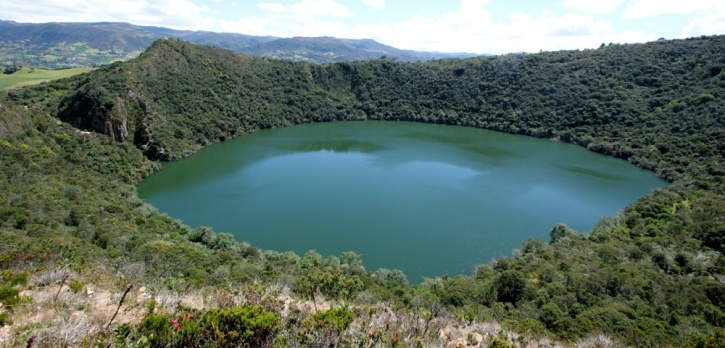 lagune-guatavita1_1437134502_725x725.jpg