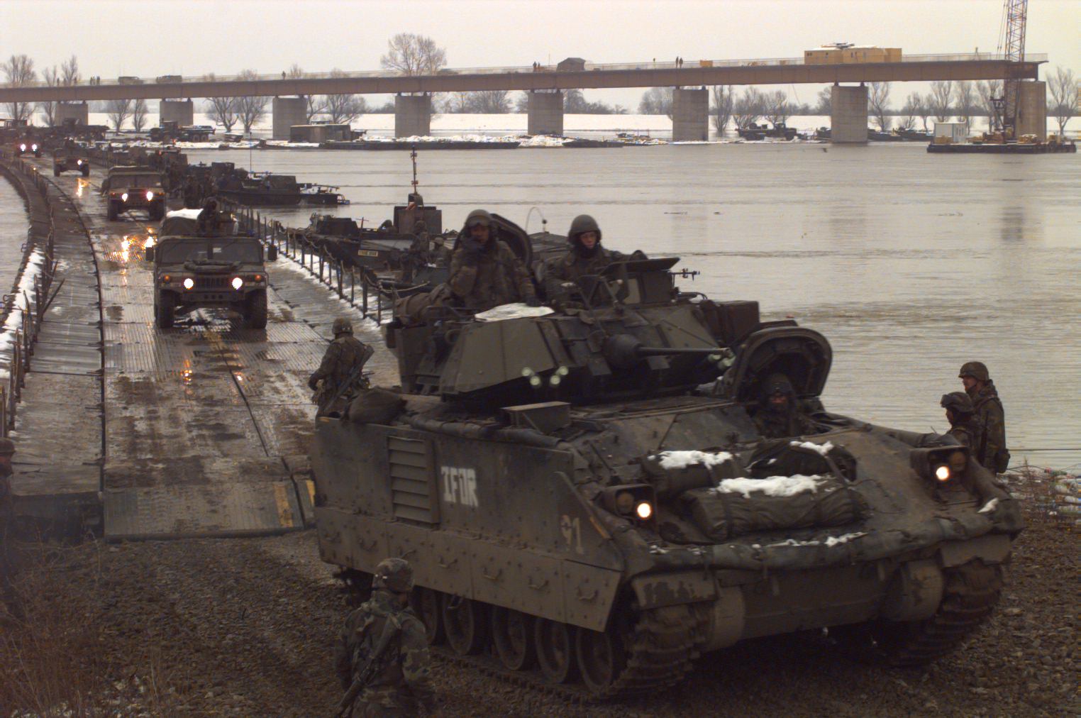 M2_Bradley_IFV_US_Army_IFOR_1996.jpg