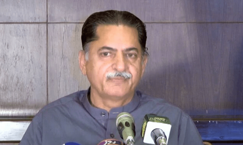 <p>Federal minister Javed Latif addresses a press conference in Lahore on Monday. — DawnNewsTV</p>