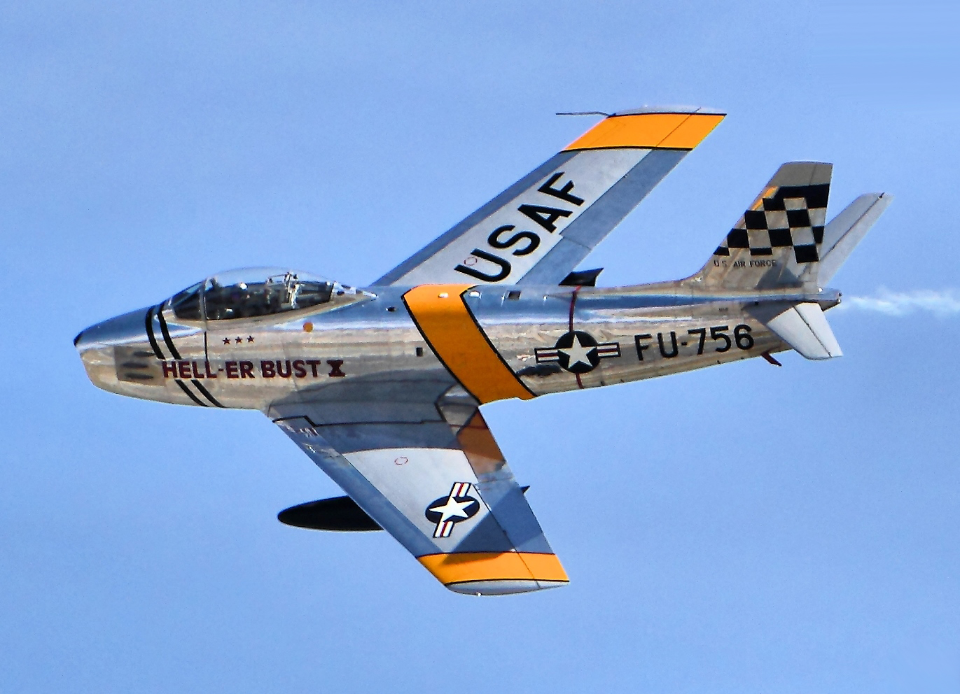 F86F_Sabres_-_Chino_Airshow_2014_%28cropped%29.jpg