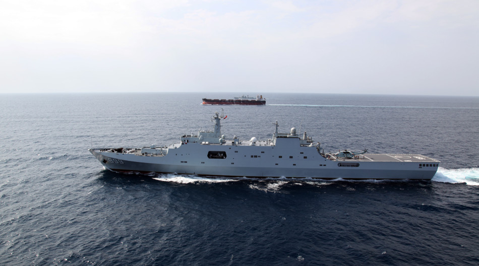 15th+Chinese+naval+escort+taskforce+type+054a+type+052cd+z9+composed++guided+missile+frigate+Hengshui,+amphibious+dock+landing+ship+Jinggangshan+comprehensive+supply+ship+Taihu++(3).jpg