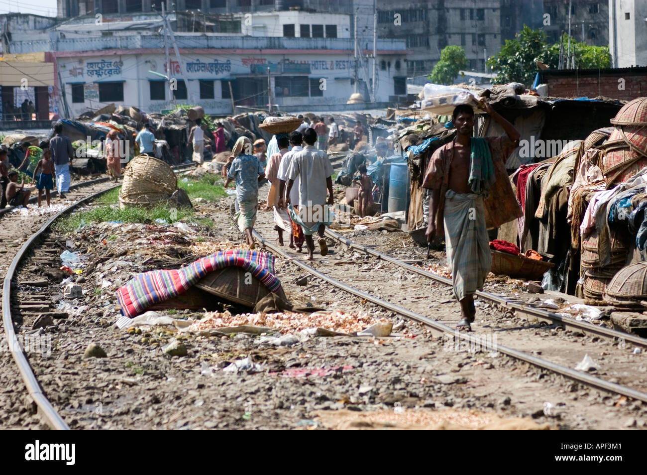 urban-poverty-dhaka-bangladesh-ph-dan-white-APF3M1.jpg