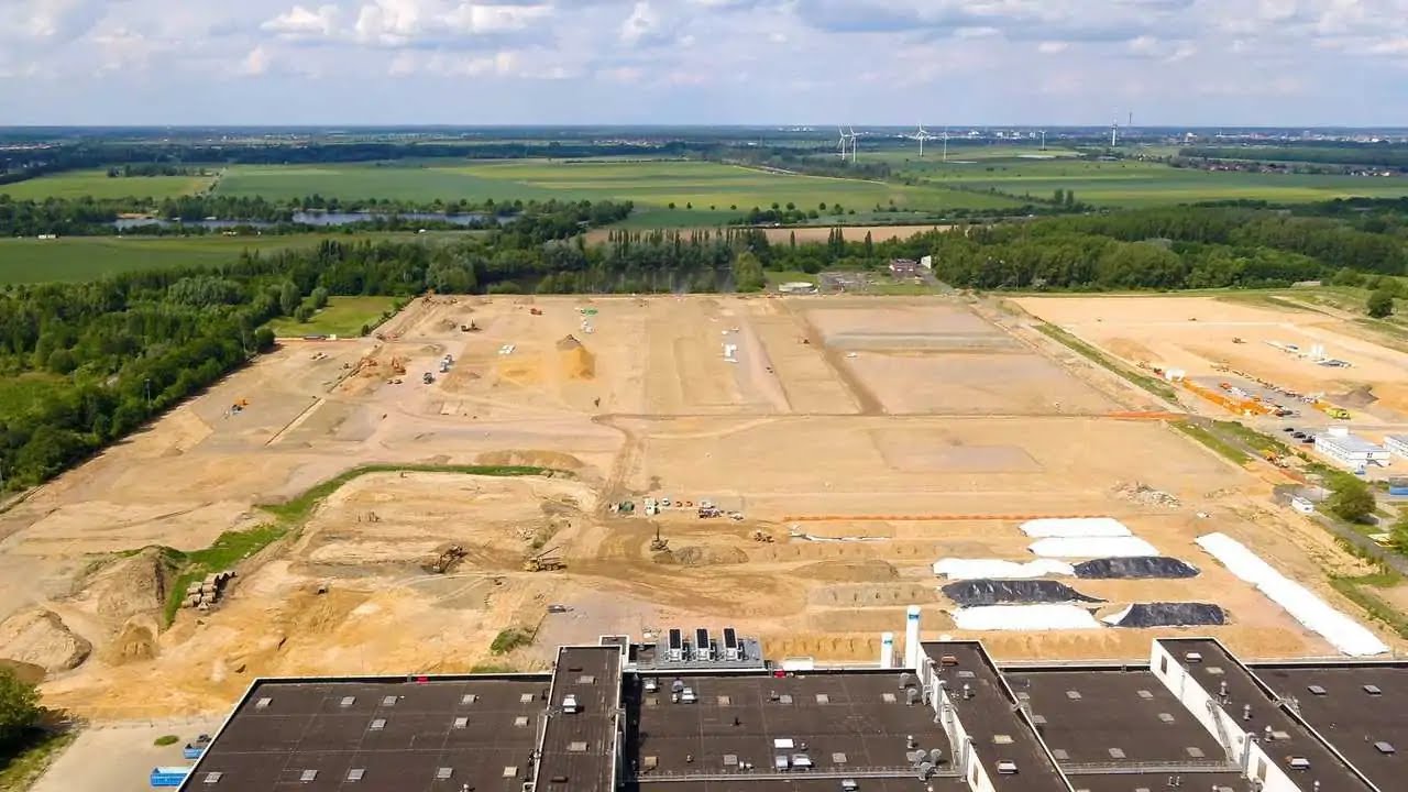 So sieht der Bauplatz für das neue Zellenwerk in Salzgitter heute aus