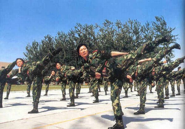 chinese_army_girls_19.jpg