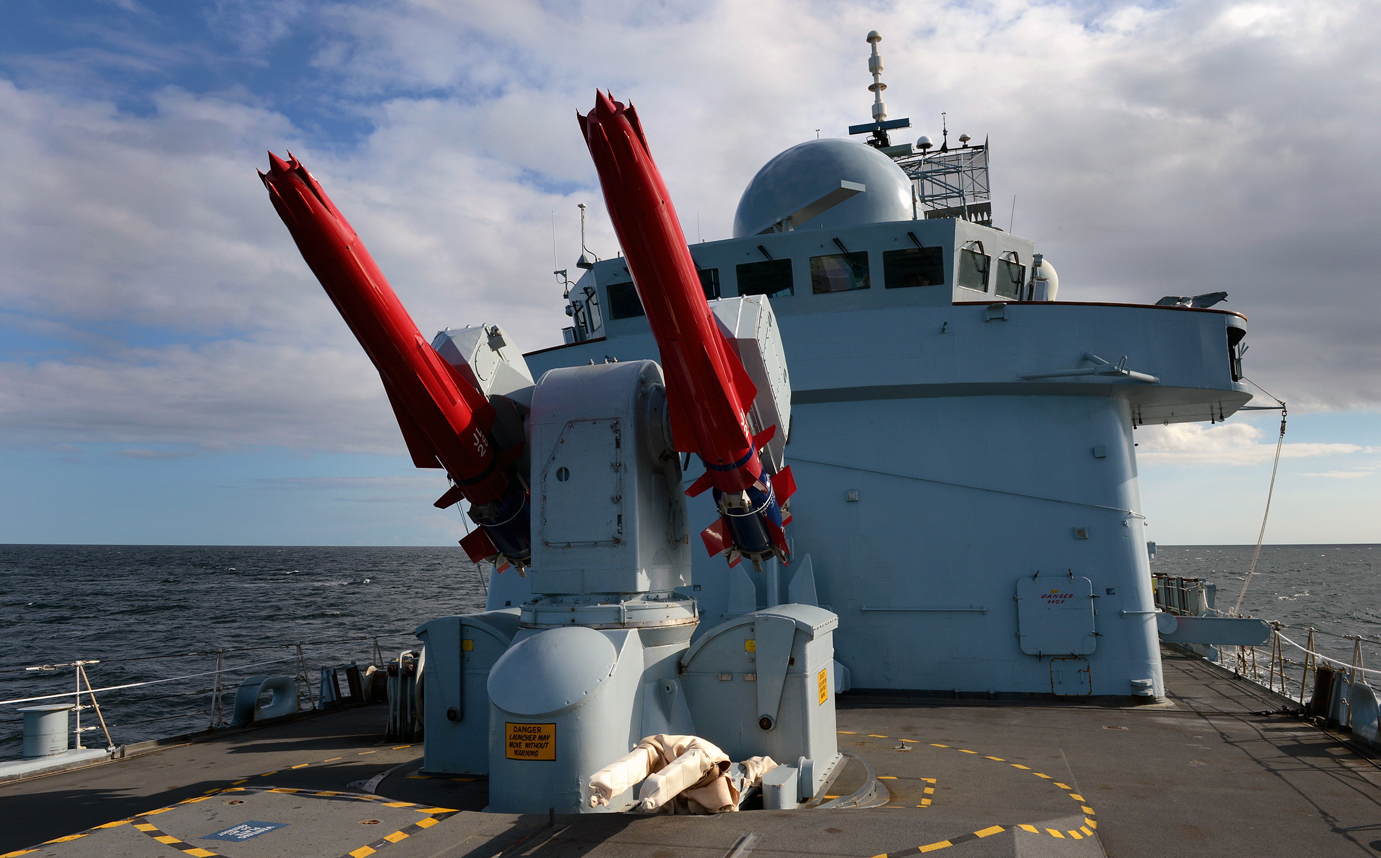 Drill_Sea_Dart_Missiles_Onboard_HMS_Edinburgh_MOD_45153848.jpg