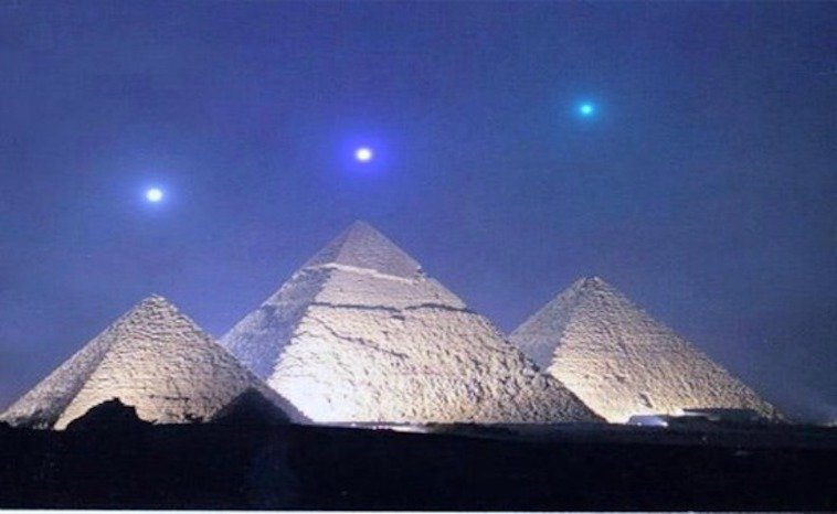 pyramids-and-orions-belt.jpg