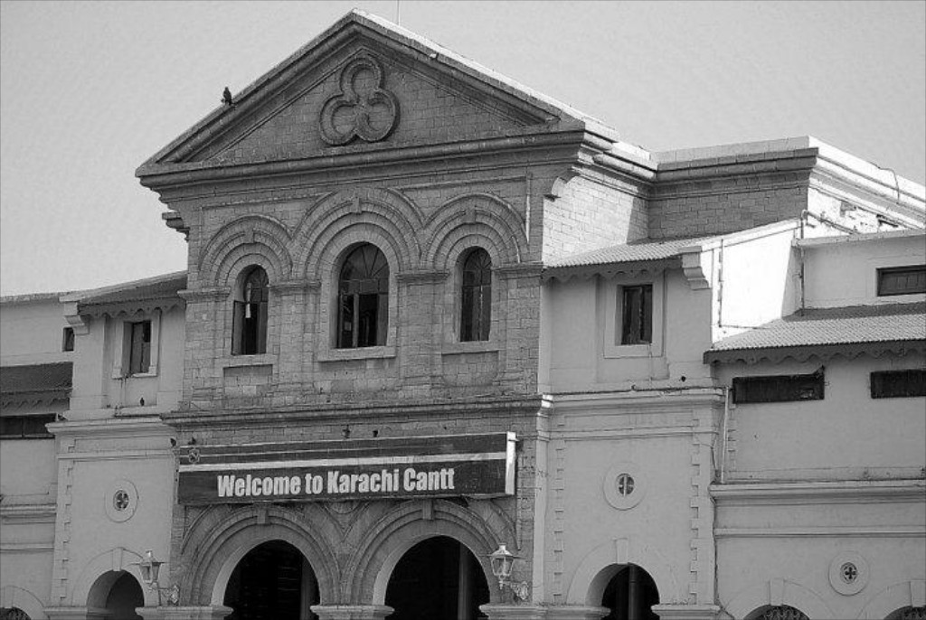 06-karachi-railway-station.jpg