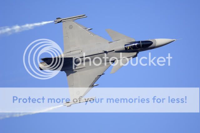 AIR_JAS-39_Gripen_Top_Smokewinders_.jpg