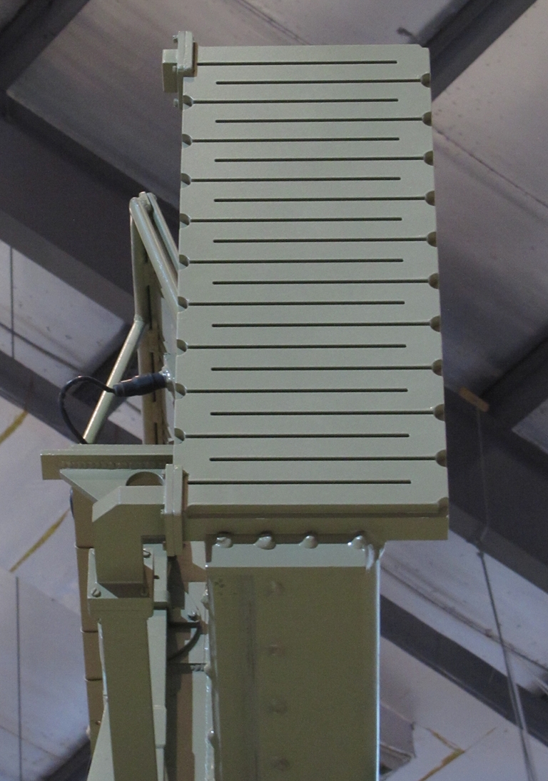 FM-90-Crotale-Acquisition-Radar-Feed-APA-2S.jpg