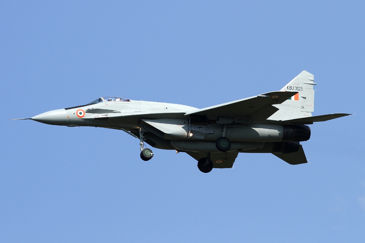 Mikoyan-Gurevich_MiG-29UPG_Fulcrum,_India_-_Air_Force_JP7677166.jpg