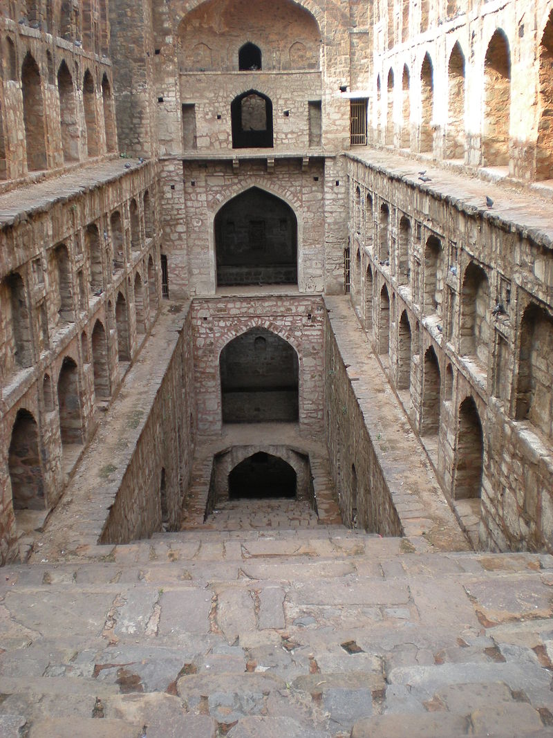 800px-Ugrasen_ki_Baoli.JPG