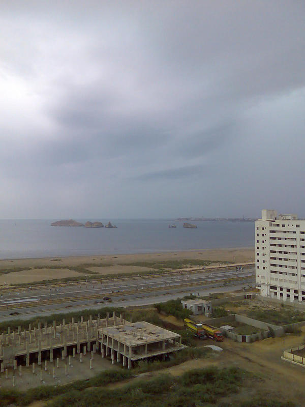 Winter_Rains_in_Karachi_by_razaghee.jpg