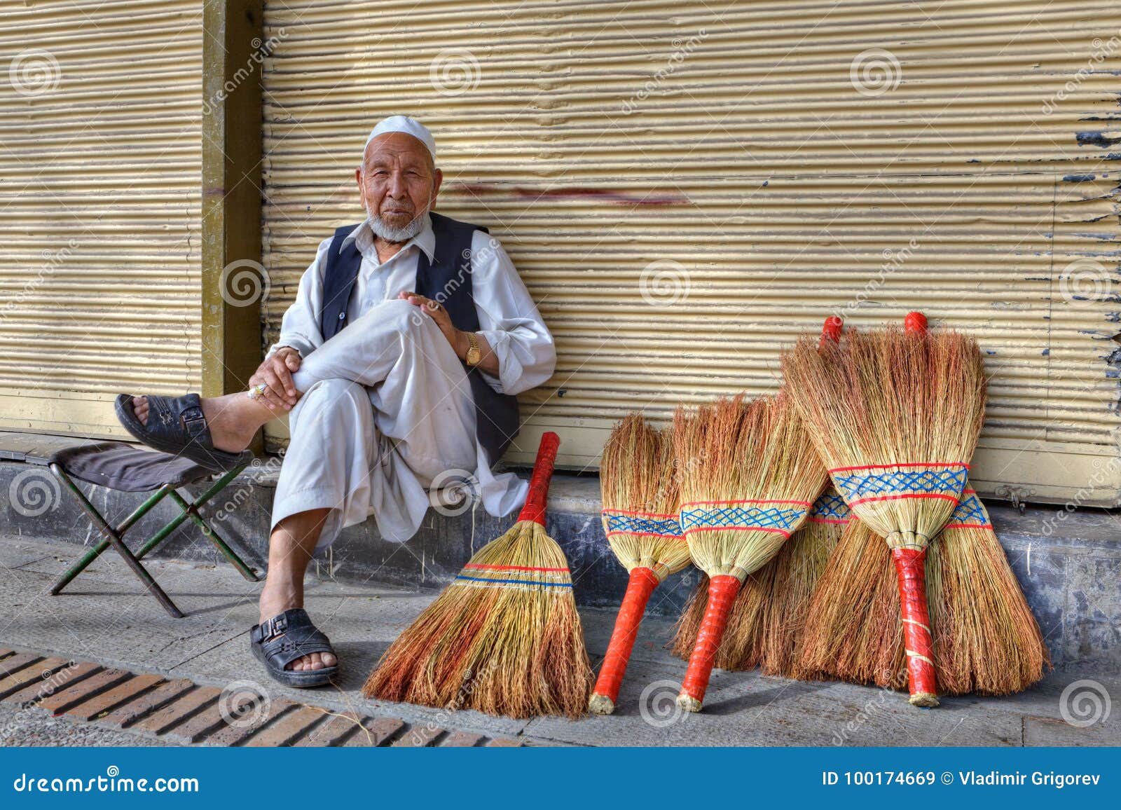 old-man-sells-brooms-city-street-fars-province-shiraz-iran-april-old-man-selling-brooms-city-street-100174669.jpg