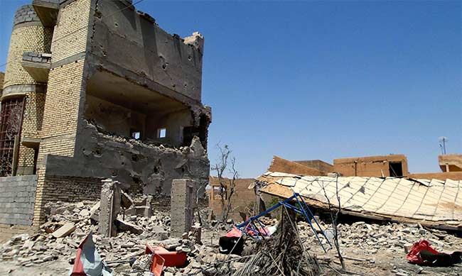 Ruined_building_Iraq_Tikrit_AP_650.jpg