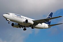 220px-Tarom.b737-700.yr-bgg.arp.jpg