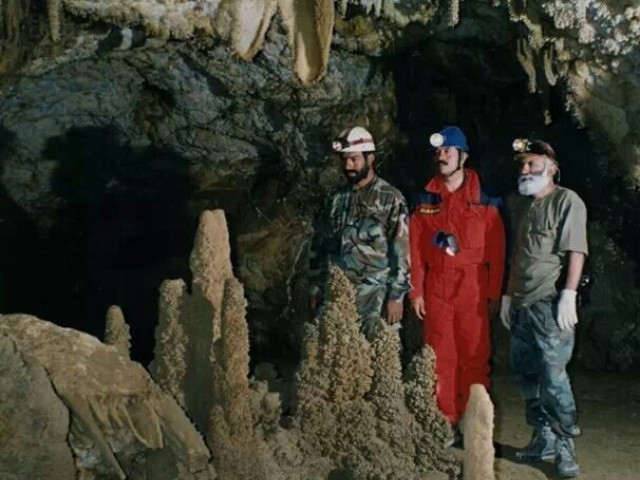 673328-caving-1392737660-496-640x480.JPG