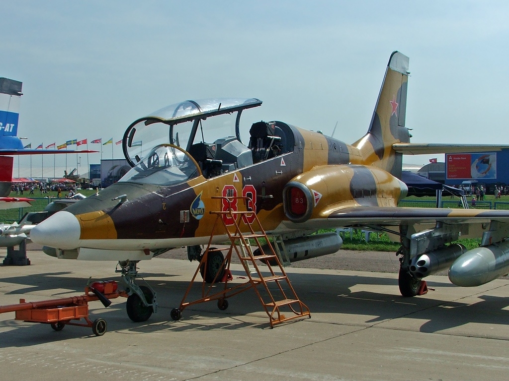 MiG-AT_at_MAKS-2007_airshow.jpg