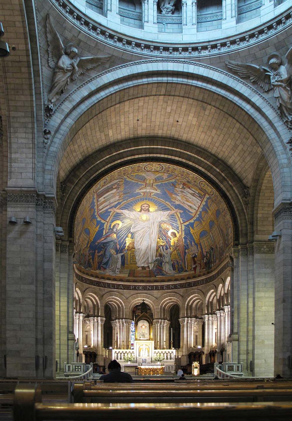 Sacre-coeur-interior.jpg