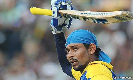 _48907227_dilshan_bat466.jpg