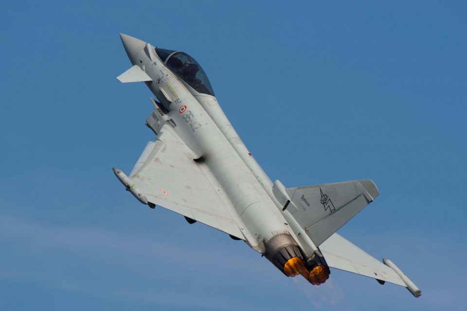 italian-eurofighter-typhoon-at-the-royal-international-air-tattoo-2014-1648-960x640.jpg